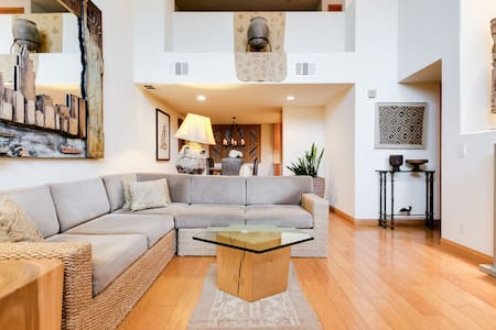 Room in Fantastic Location, Popular Melrose West Hollywood