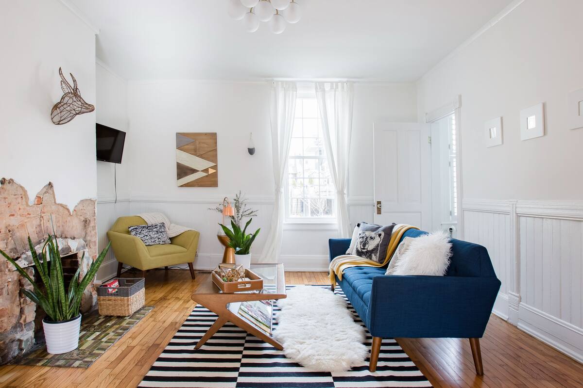 The Buchanan House Bright & Modern Meets History