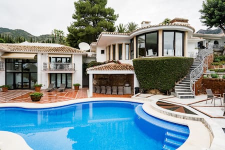 Extravagant Spanish Architecture Ocean View Villa