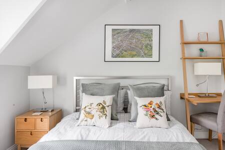 Exceptional Apartment in Glorious Oxford; Views over Park