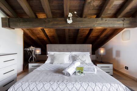 In Bellagio, cozy apartment with amazing lake view, garden and private parking.