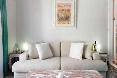 Stroll to the Beach from a Sea View Flat