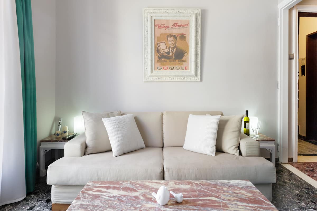 Stroll to the Beach from a Sea View Flat