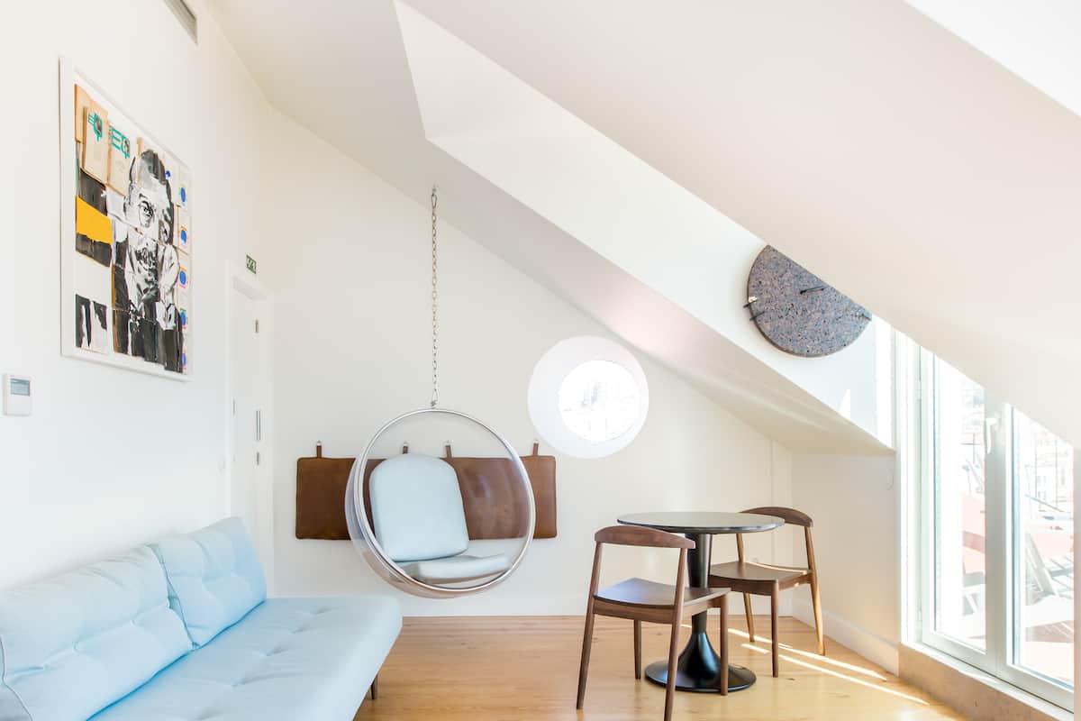 Penthouse Condominium with Private Terrace and Shared Pool