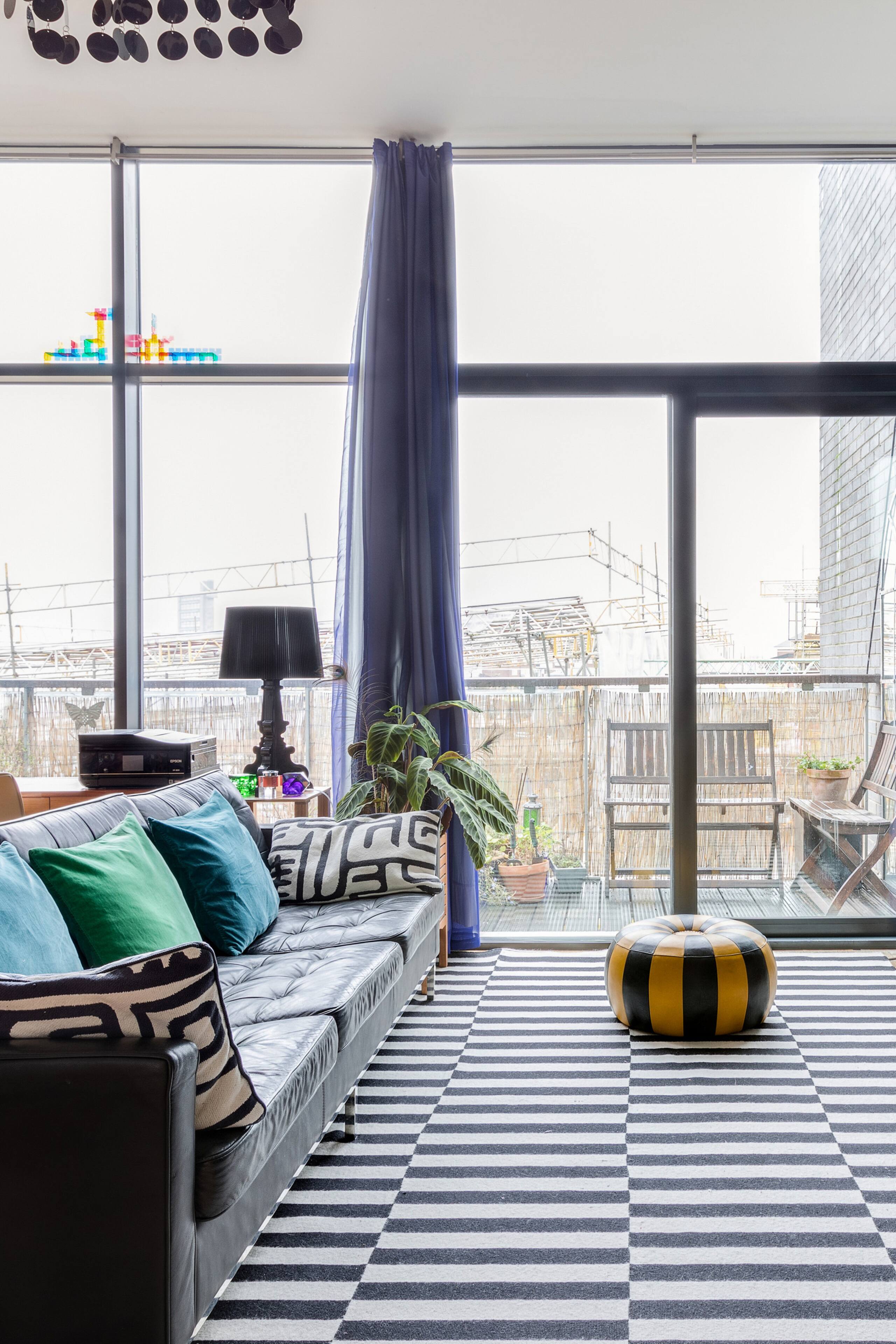 vibrant-mid-century-pad-with-stunning-views-across-london-apartments