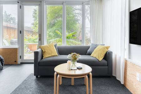 Private Studio with Kitchen - Walk to Beach and Park