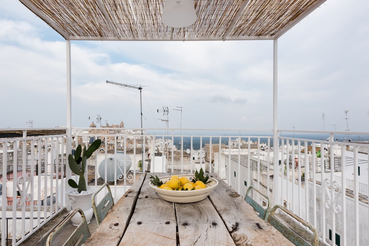 Casa con terrazzo e splendida vista sul borgo e sul mare