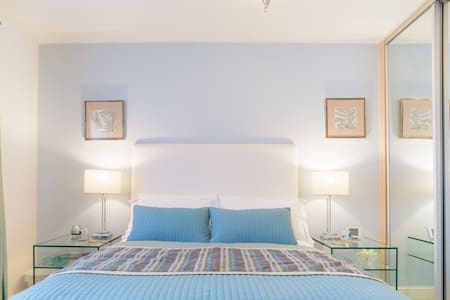 Explore Amazing London from a Stylish En-Suite Room