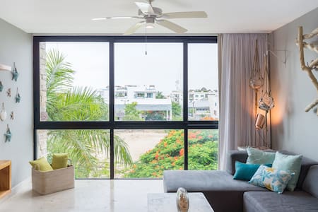 Walk Everywhere from a Fully Equipped, Beachy Condo
