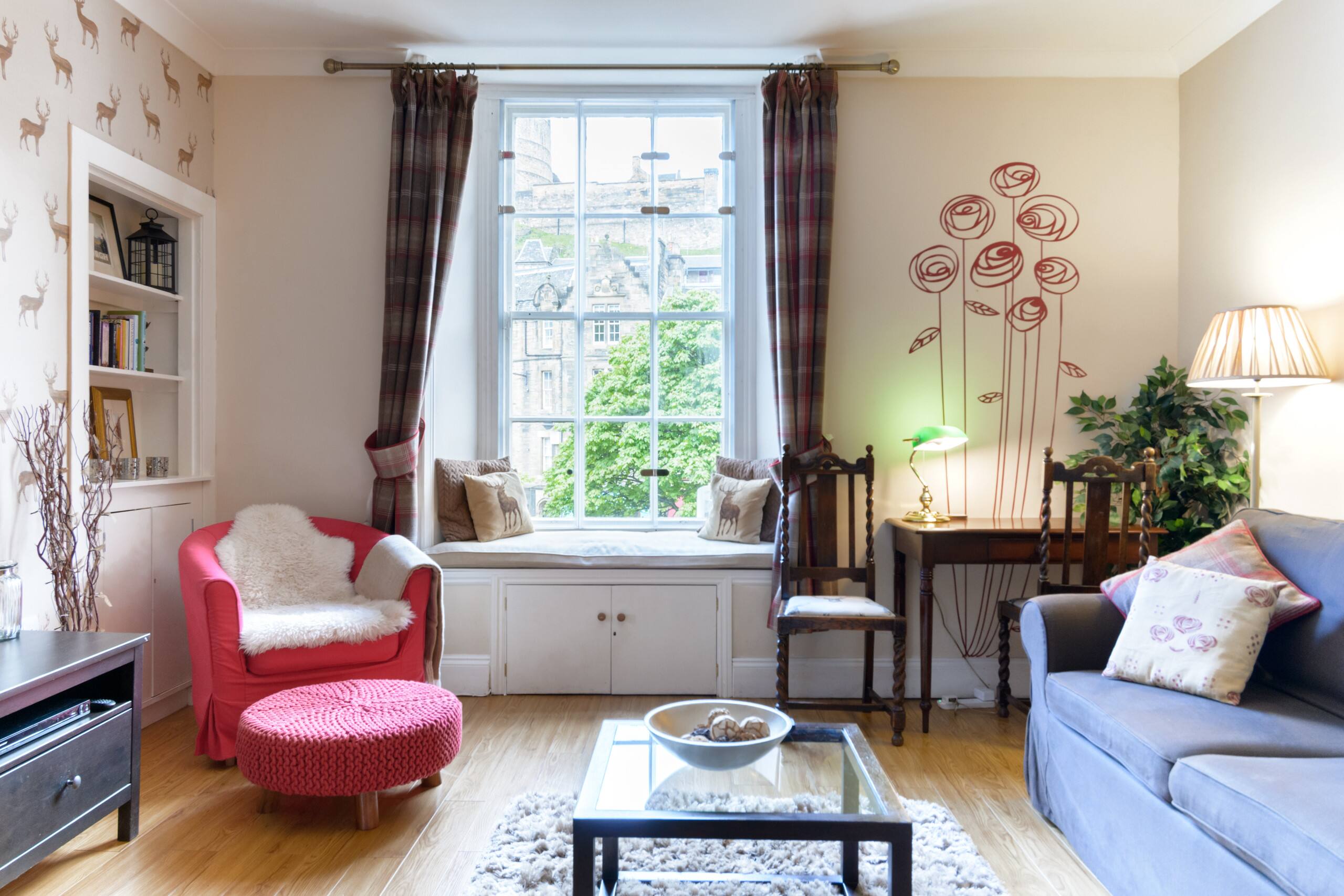 Stunning Castle View Flat in The Old Town Apartments for Rent in Edinburgh, Scotland, United