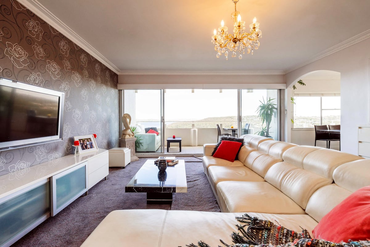 Luxurious Penthouse Room in Manly with Water Views