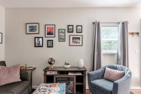 Soak up the Vintage Travel Vibe at a Peaceful Hideaway