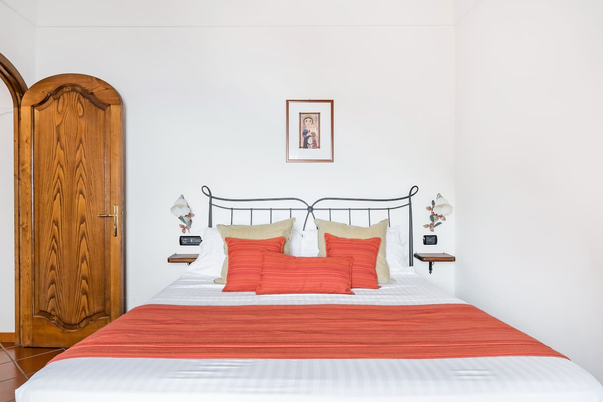 Romantic Apartment in a Historic Area with Postcard Views