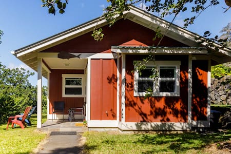 Radiant Ocean View Cottage on a Coffee Farm. Very Private.