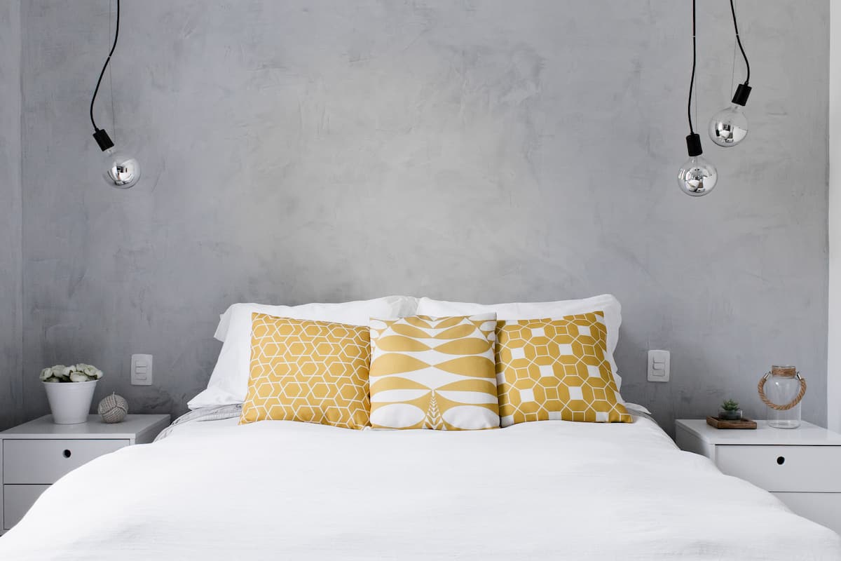 Charmoso studio orgânico-industrial no Leblon