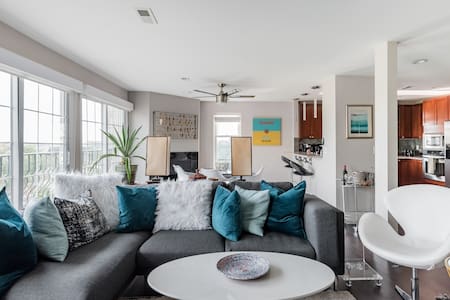 Penthouse Style Condo with City View