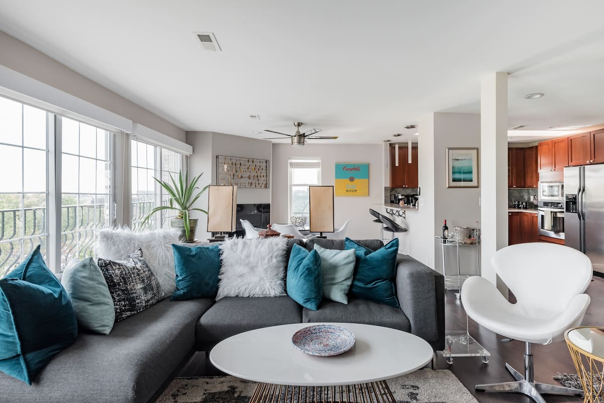 Penthouse Style Condo with City View