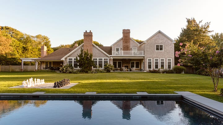 The Hamptons Luxury Villas & Vacation Rentals | Airbnb Luxe | Luxury ...