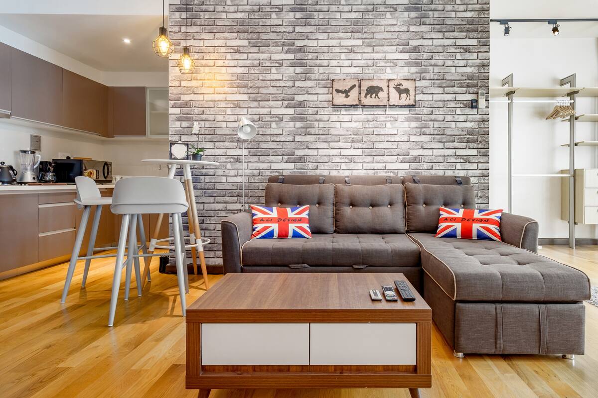 Sophisticated Contemporary Studio Close to the Putra Station