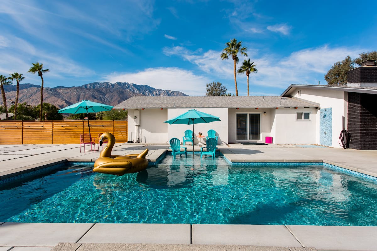 Chill Poolside Mid-century Pad with Hollywood Art