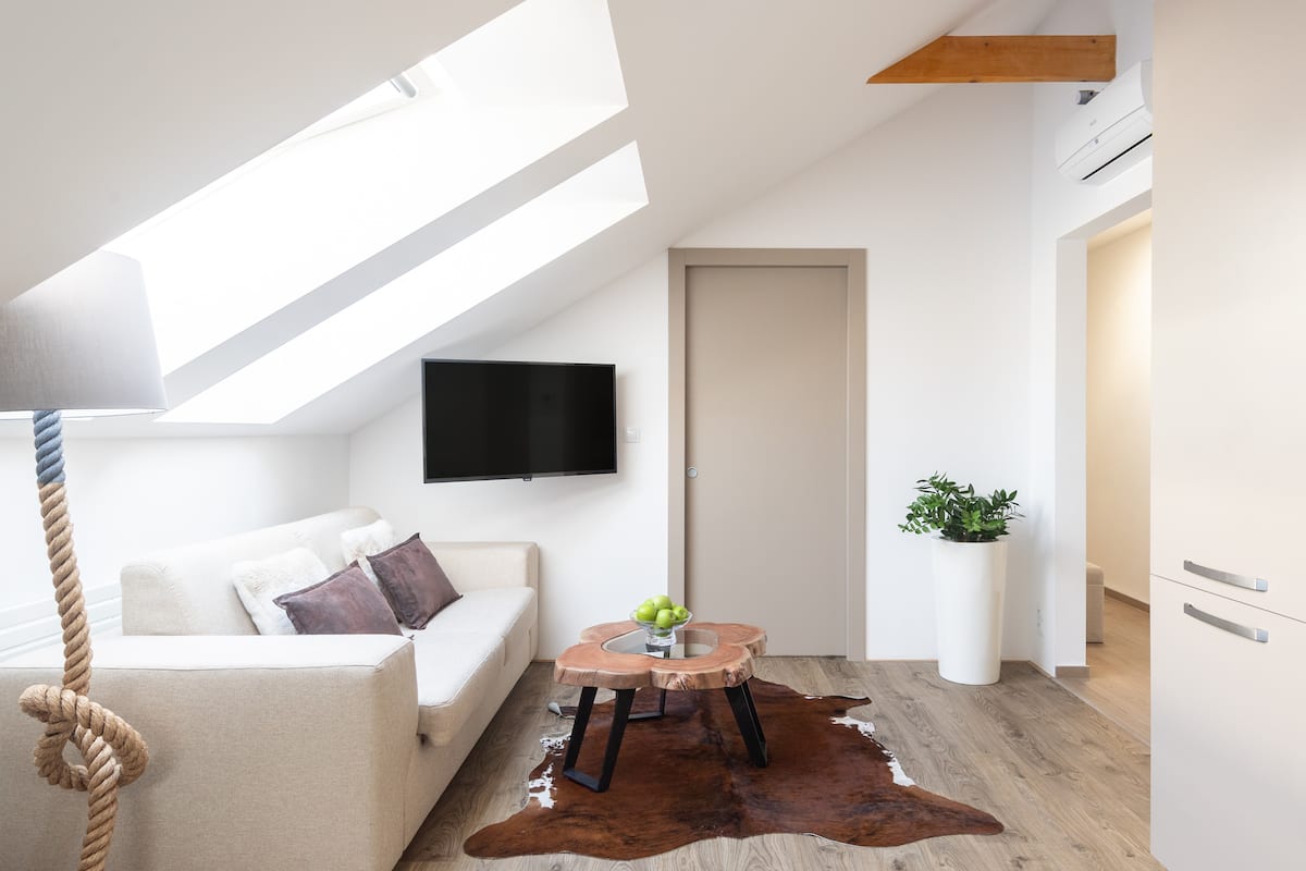 Impeccably Designed Old Town Residence