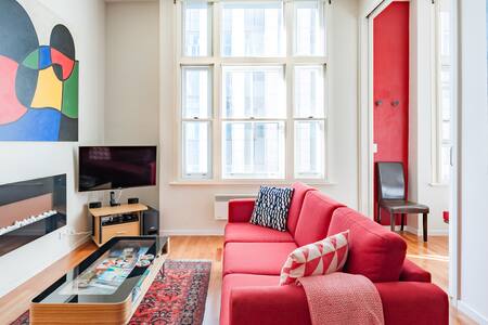 Inner City Art Deco Apartment