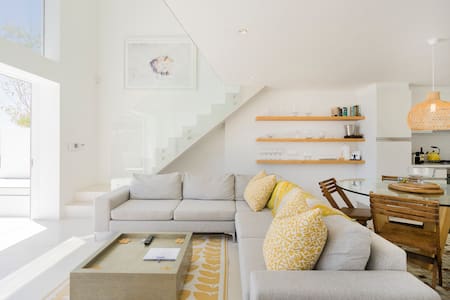 Admire Sea Views from a Stunning Apartment by Clifton Beach