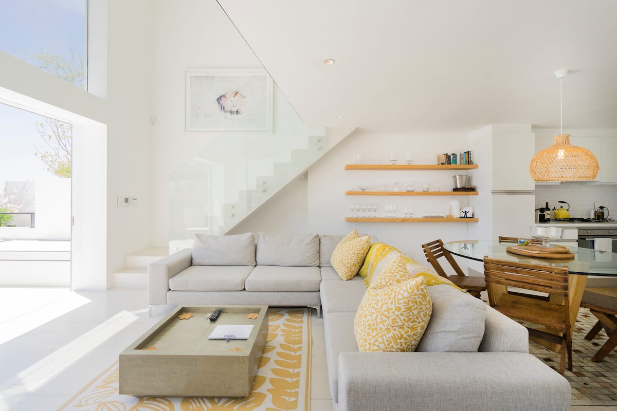 Admire Sea Views from a Stunning Apartment by Clifton Beach