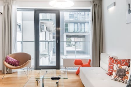 Designer Home with Air Condition & free Garage