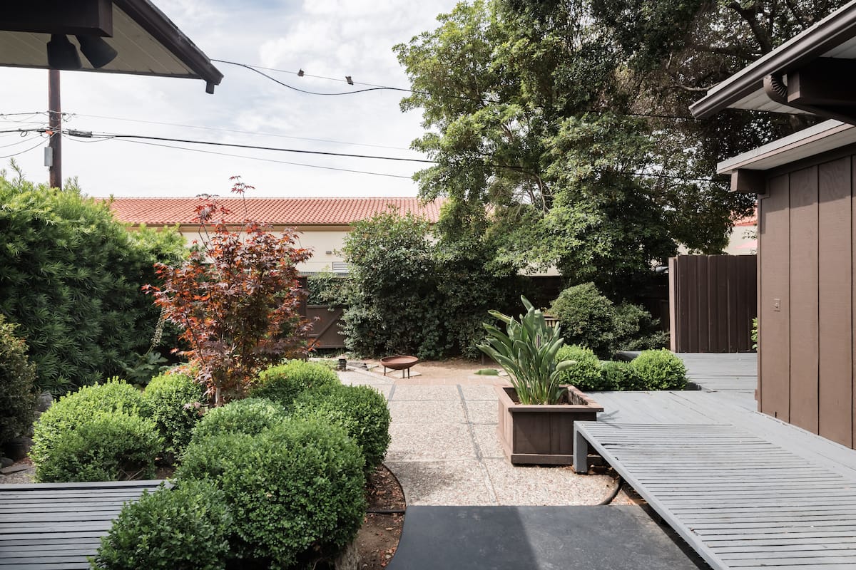 Mid-Century Design Close to Downtown