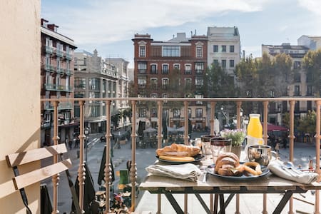 Diseño vanguardista con espectaculares vistas a la Plaza de Santa Ana