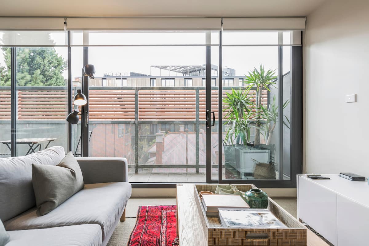 Stylish Apartment near Acland Street & St K Beach