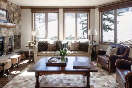 Highlands Slopeside 212