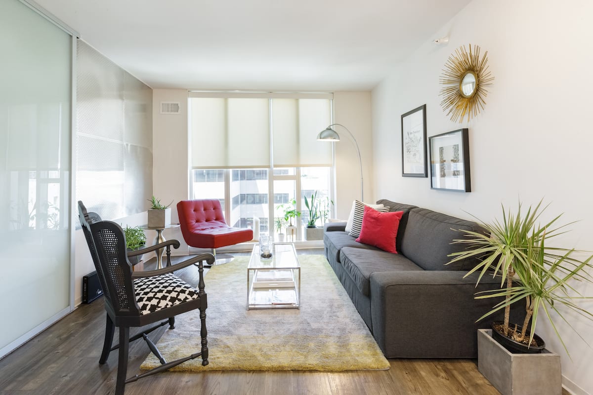 Walk to Tech Firms from a Sunny SoMa Room