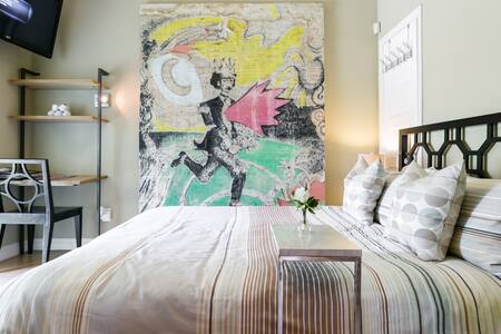 Cozy Studio Guest House with Courtyard Garden