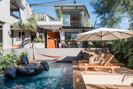 Independant Designer Studio Sea/Mountain Views and Pool in Modern Huge Villa