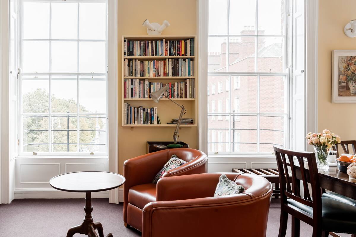 Bright Studio in a Handsome Georgian Building