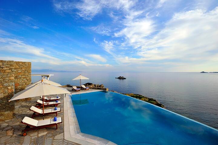 Eros | Luxury Retreats