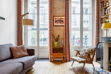 Adorable Studio avec Balcon, au Cœur du Bordeaux XVIIIe