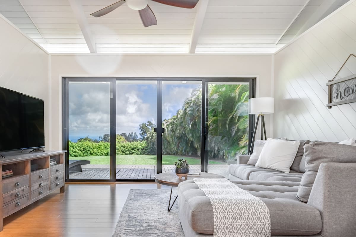 Explore Waterfalls and Beaches from a Tropical Haiku Cottage