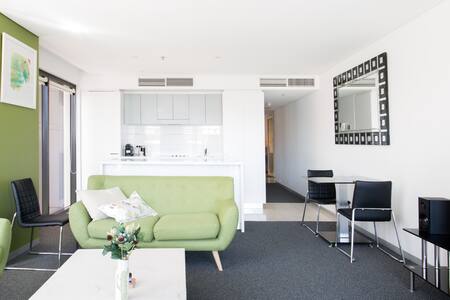 Luxury Oaks Horizons Apartment with a Pool