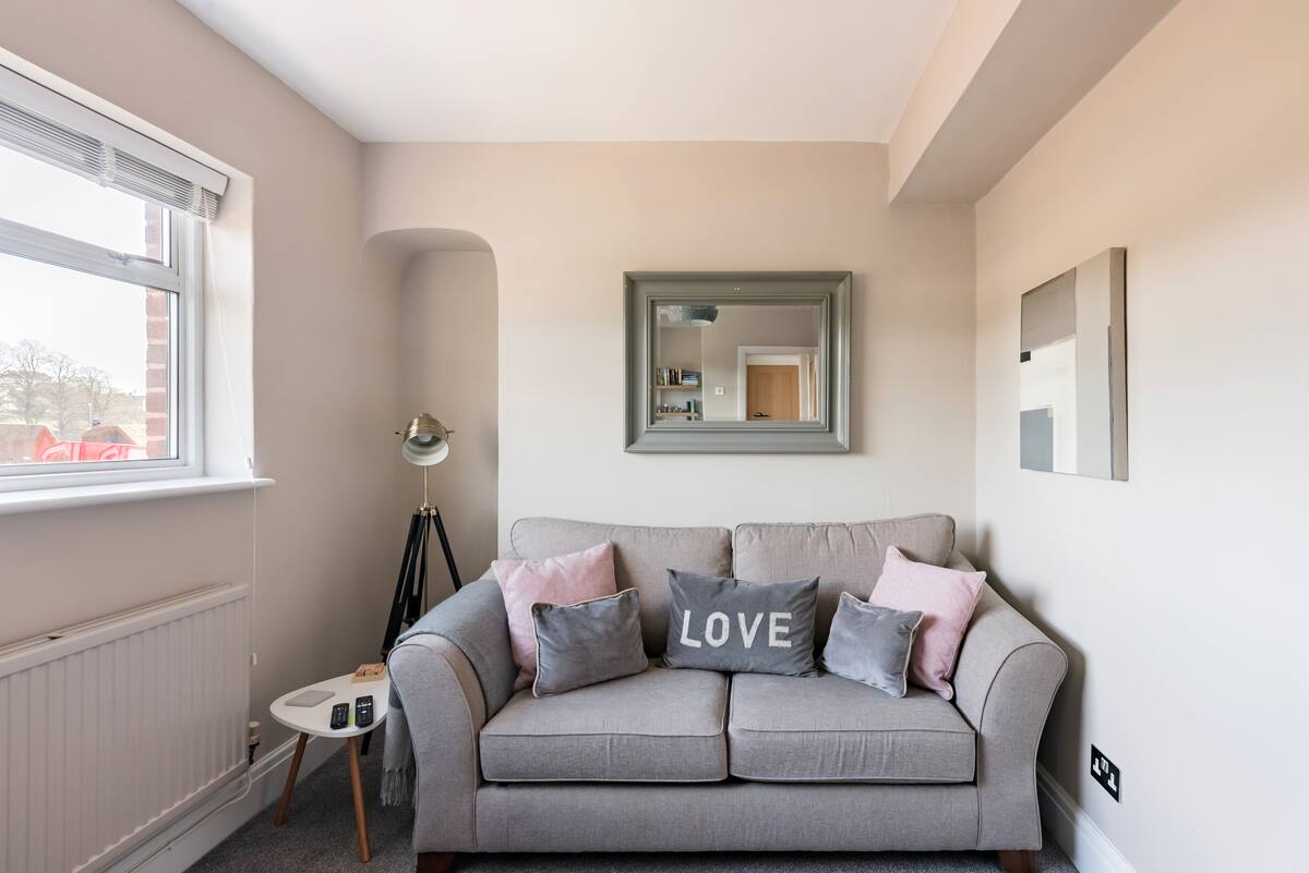 Cosy Flat Within the Historic Chester City Walls