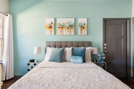 Private Contemporary Guest Suite in Rural Setting