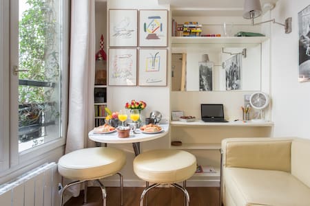 Charmant petit studio parisien au cœur du Marais, catégorisé chambres d'hôtes.