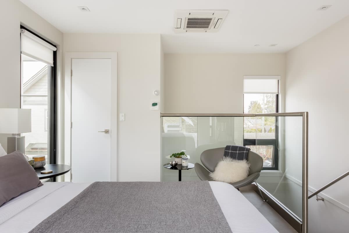 Top 18 Airbnb Vacation Rentals In Surrey, British Columbia, Trip101