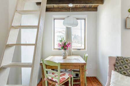 Romantic, Moroccan-Influenced Cottage