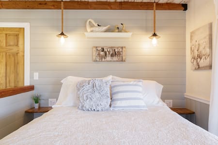 Go Hiking from a Cave Creek Horse Ranch