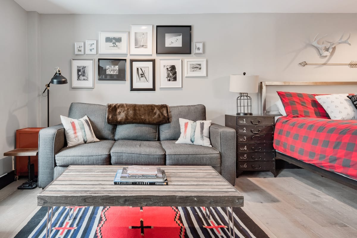 Cool In-town, Lift-side King Studio