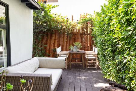 Dine under the Stars at a Minimal-chic West Hollywood Haven