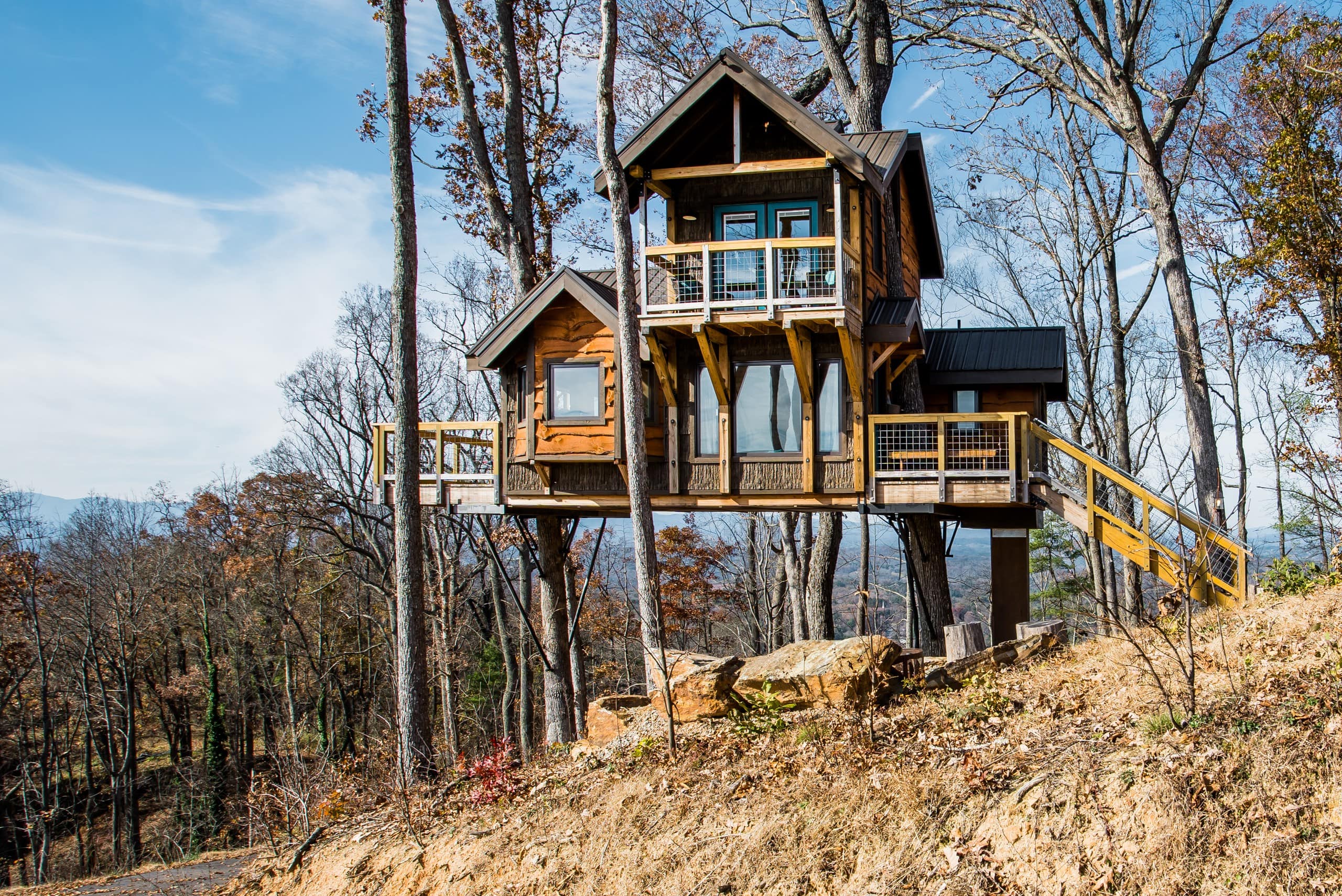 sanctuary treehouse asheville north carolina airbnb